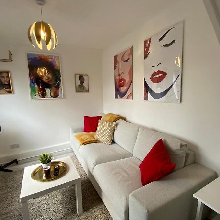Host & Stay - Cotman Close Milton Keynes Eksteriør billede