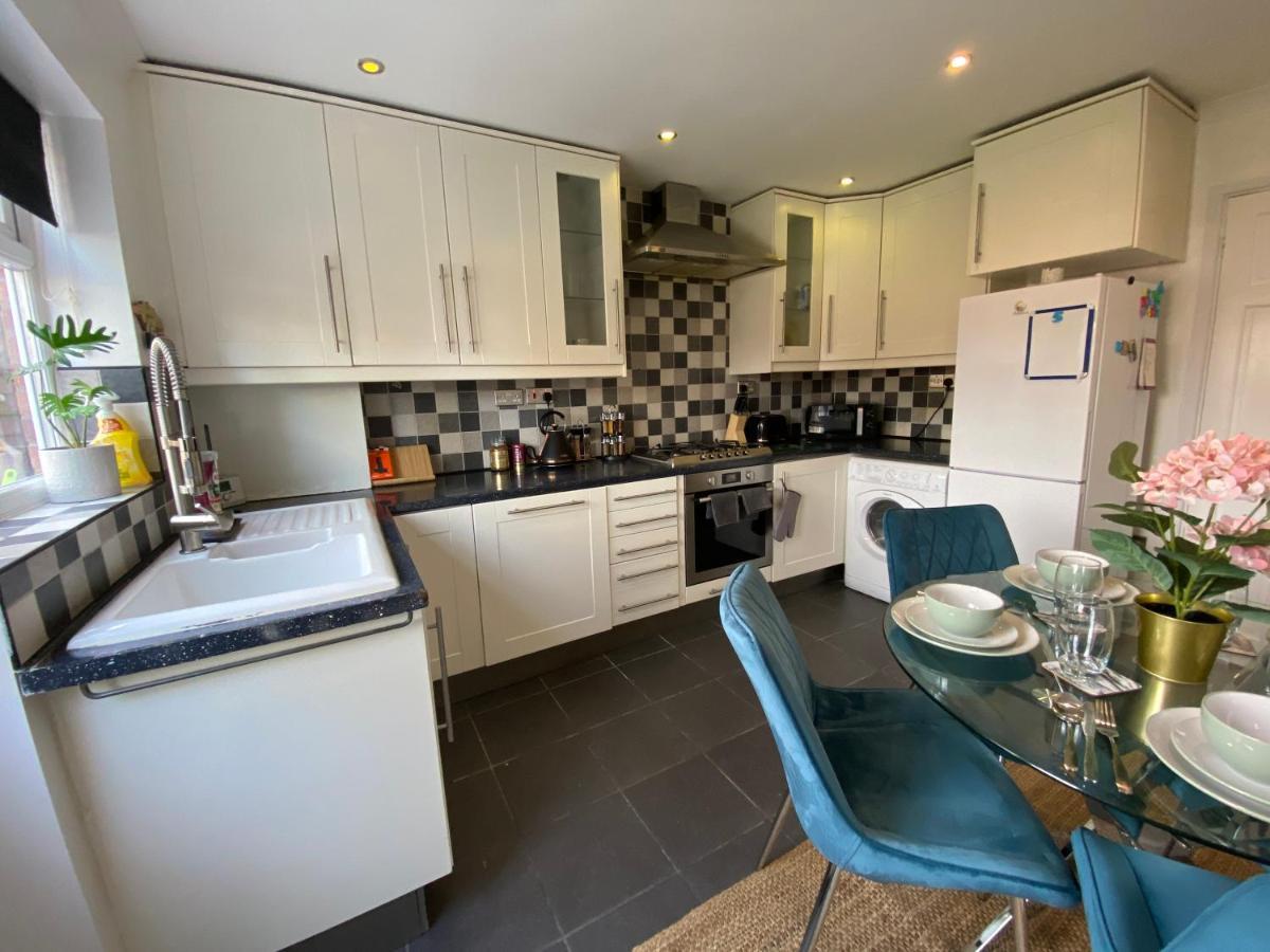 Host & Stay - Cotman Close Milton Keynes Eksteriør billede