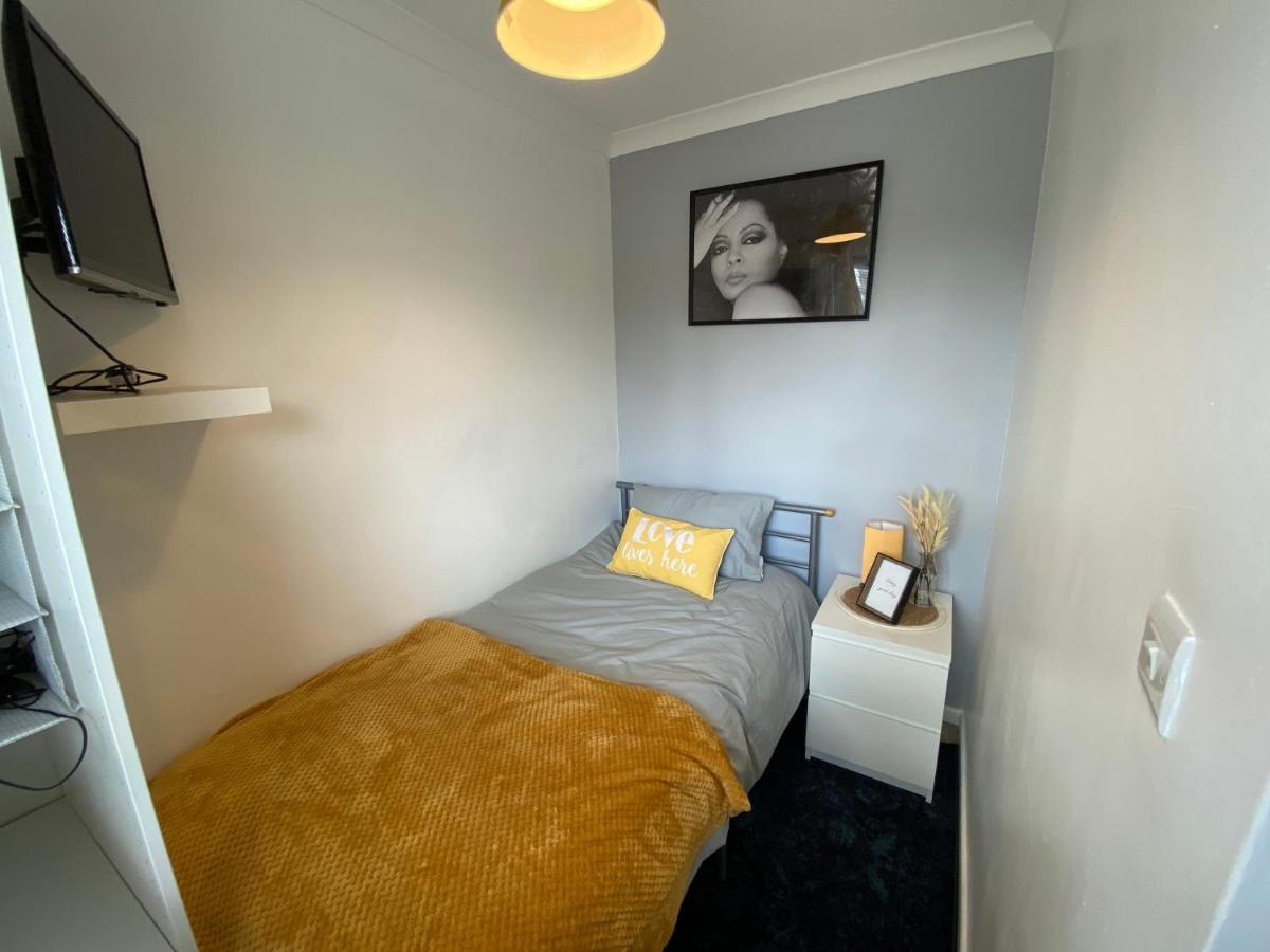 Host & Stay - Cotman Close Milton Keynes Eksteriør billede