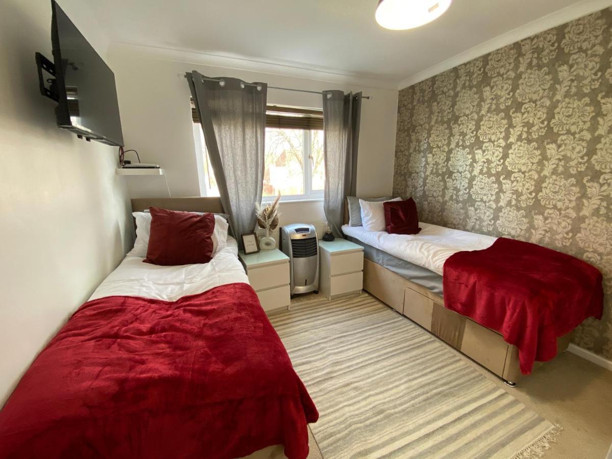 Host & Stay - Cotman Close Milton Keynes Eksteriør billede